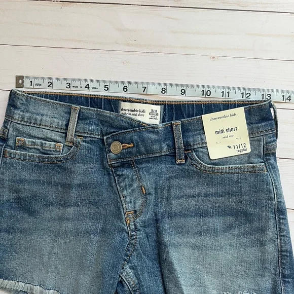 Abercrombie Kids Girls Denim Midi Shorts | Size 11/12 NWT - Picture 3 of 6
